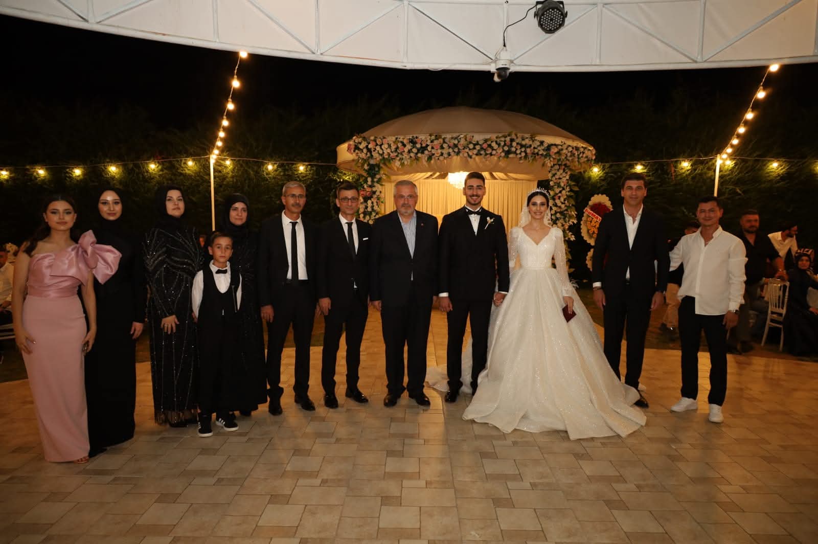 Genç çiftin nikâh akdini, Bafra Belediye Başkanı Hamit Kılıç kıydı