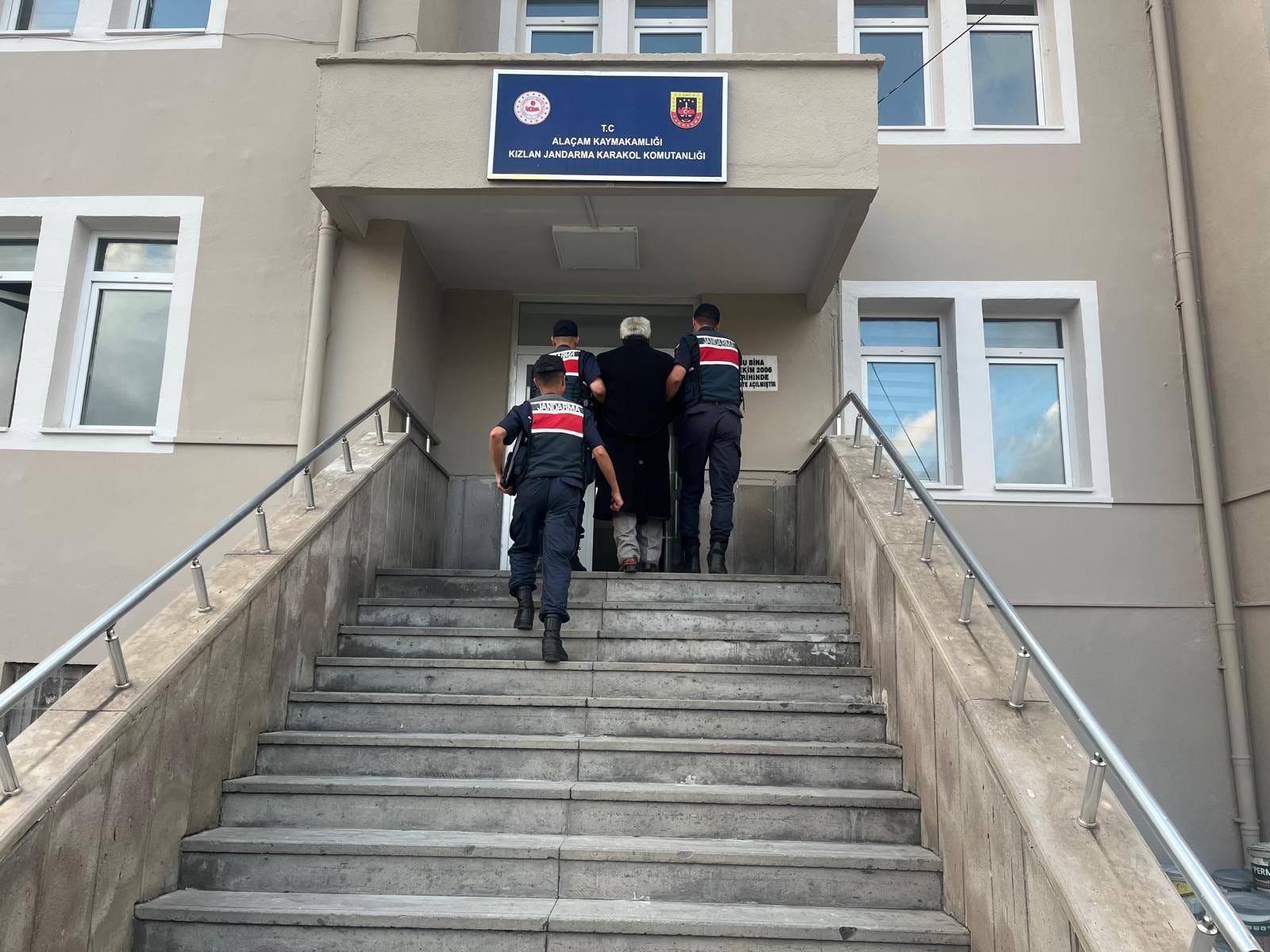 Alaçam’da 19 Yıl hapis cezası bulunan firari hükümlü yakalandı