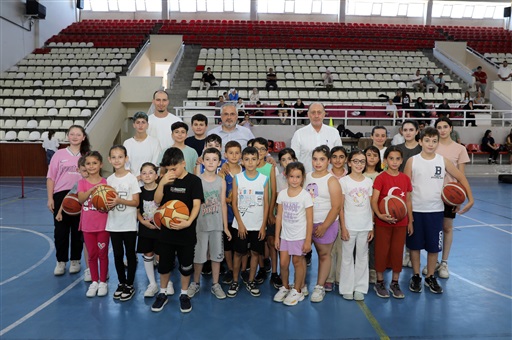 BAŞKAN KILIÇ YAZ SPOR OKULLARININ GENÇ SPORCULARIYLA BULUŞTU