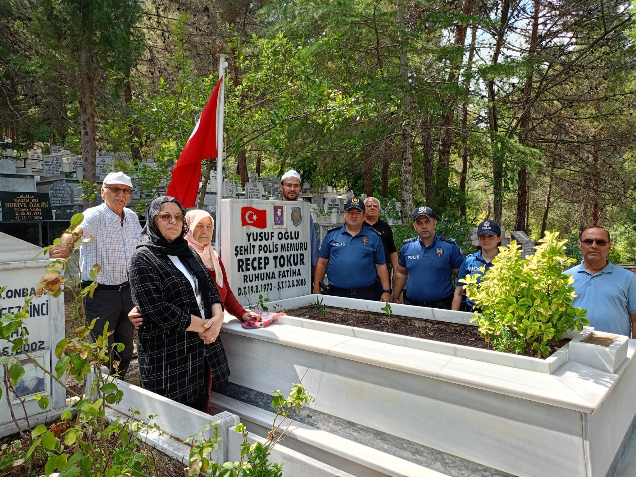 Şehit Özel Hareket Polis Memuru Recep Tokur Kabri başında anıldı