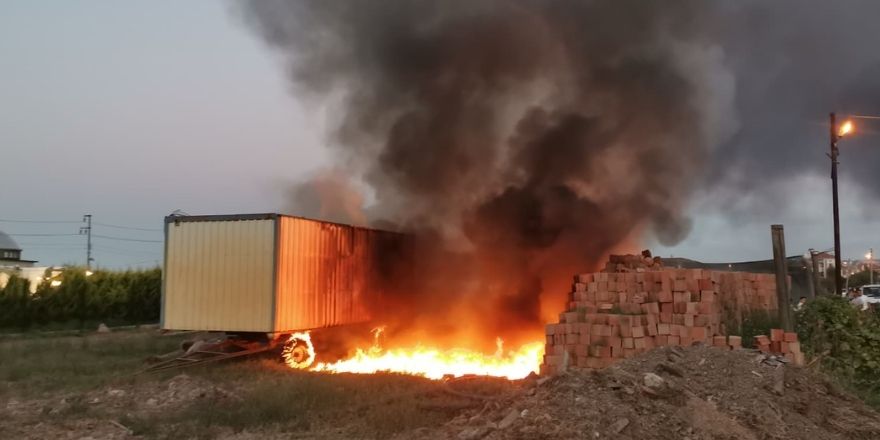 Bafra’da Çocukların Oynadığı Çakmak Gazı Konteyner yangına sebep oldu