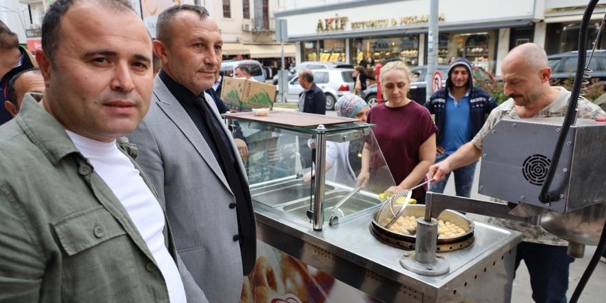 Efsane Başkan Merhum Hasan Aslan Unutulmadı,hayratı için Lokma dağıtıldı