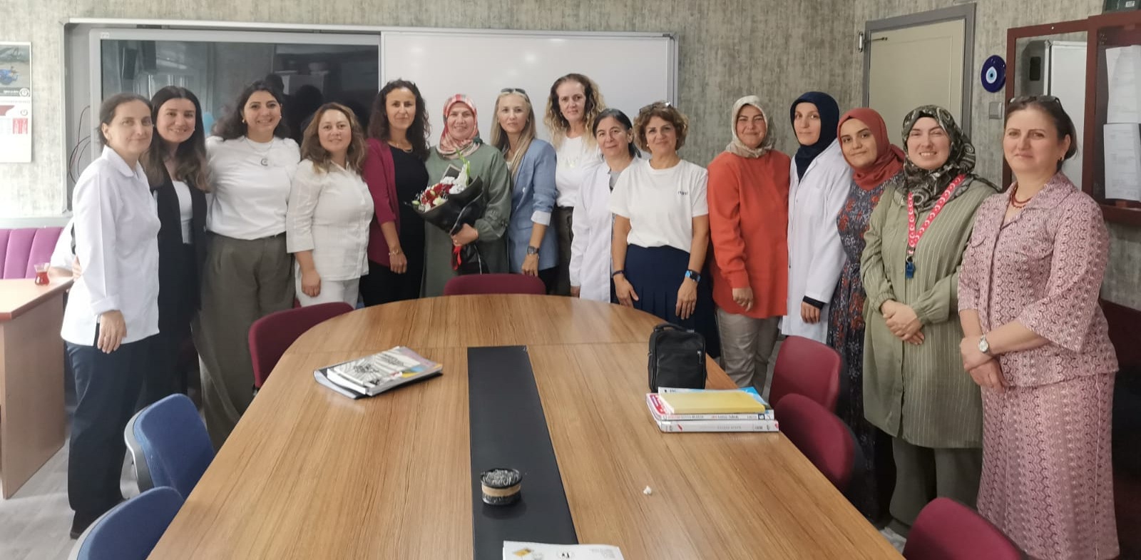 Matematik Öğretmeni Hülya Şahin’e Meskektaşlarından Anlamlı Veda