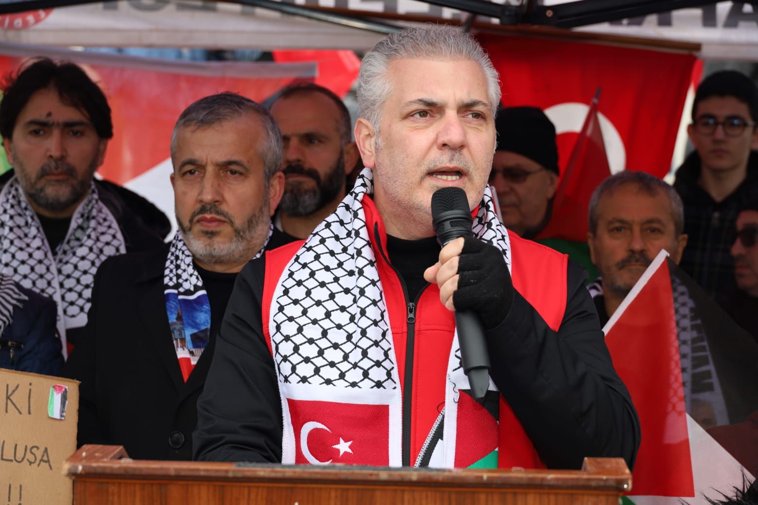 İSRAİL’İN KÜRESEL SUMUD FİLOSU’NA SALDIRISINI KINIYORUZ