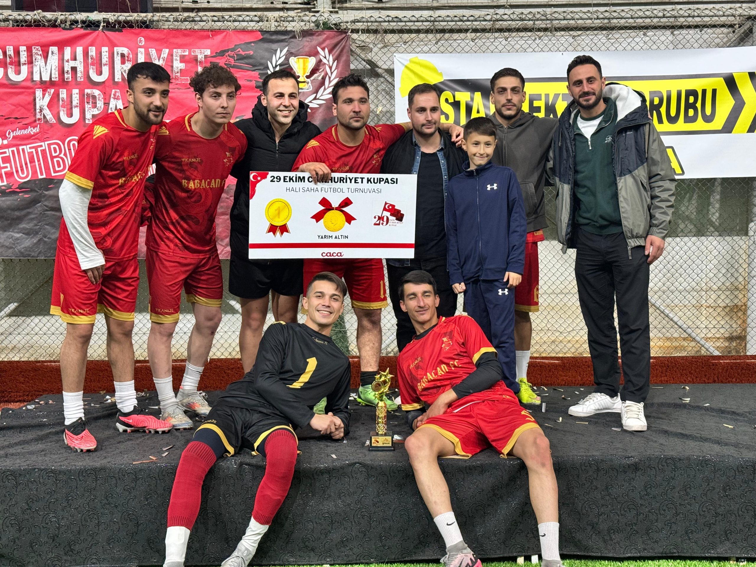 CUMHURİYET RUHU SAHADA!   29 EKİM CUMHURİYET KUPASI – 3. GELENEKSEL FUTBOL TURNUVASI TAMAMLANDI!