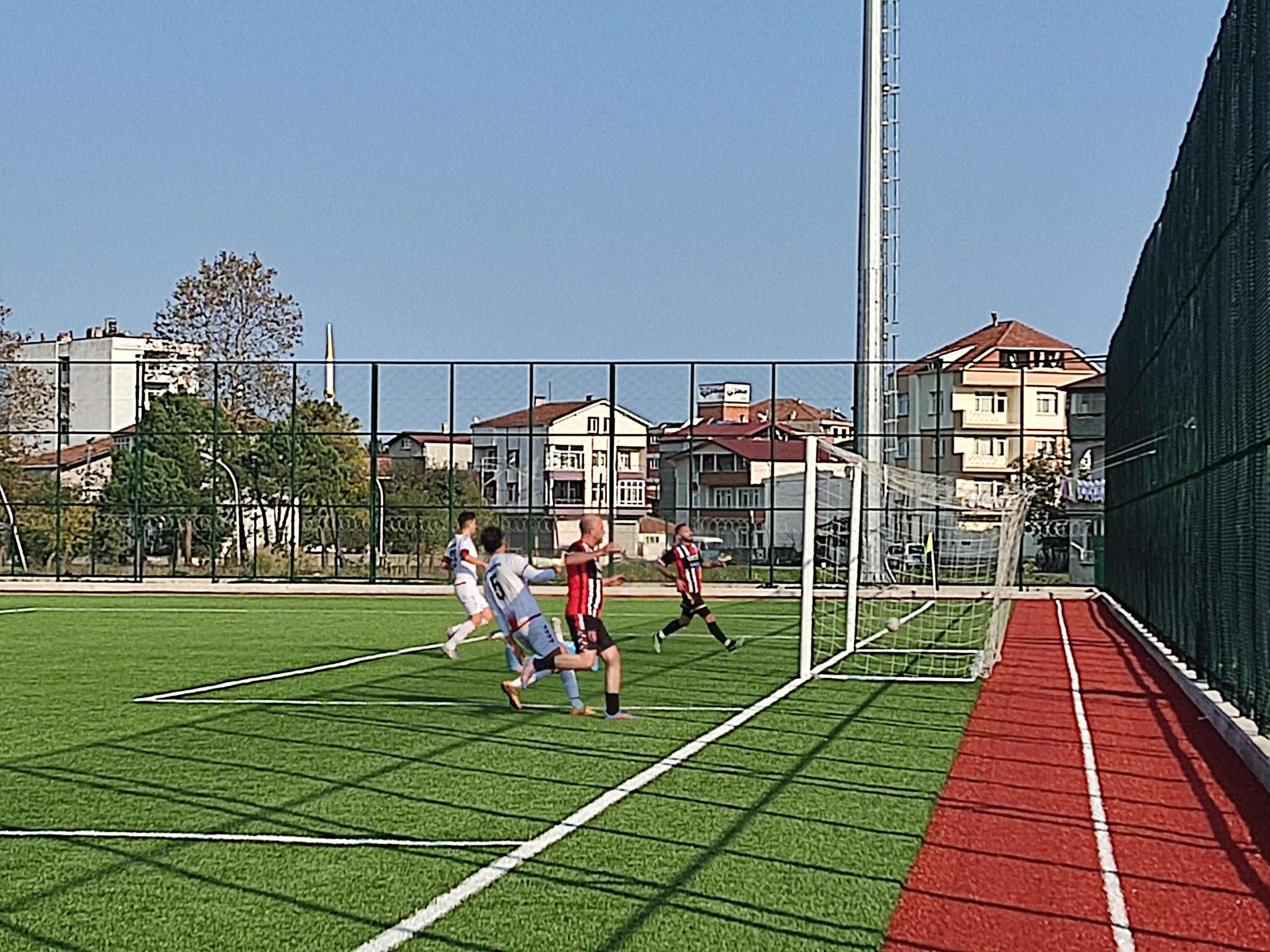 Genç Bafraspor Vezirköprü Belediyespor maçında Gülen taraf Vezirköprü Belediyespor oldu