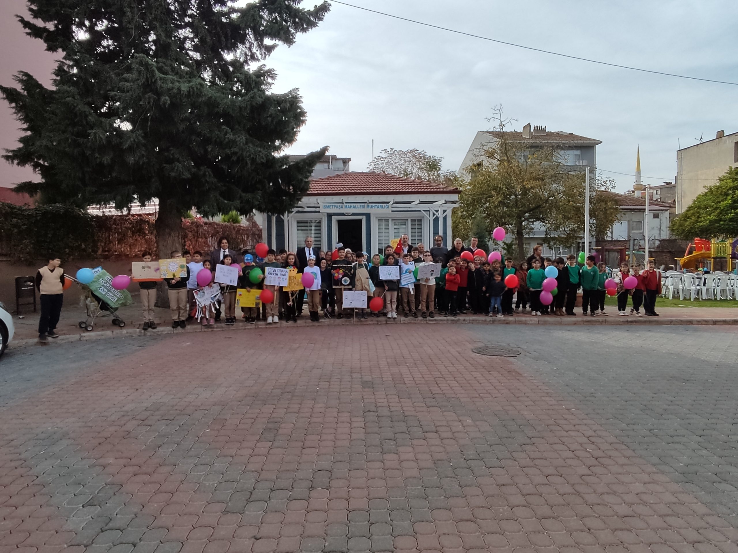İsmet Paşa Mahallesi Muhtarlığının Ev sahipliğinde Çocuk Öğrenciler 20 Kasım Dünya Çocuk Haklarını Koruma Gününde Etkinliği 