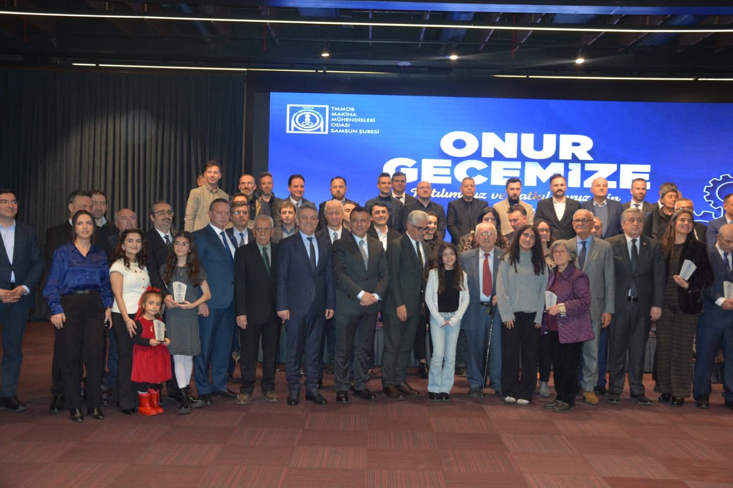 Başkan Kocabaş,Makina Mühendisleri Odası Samsun Şubesi tarafından düzenlenen 71’inci yıl onur programında