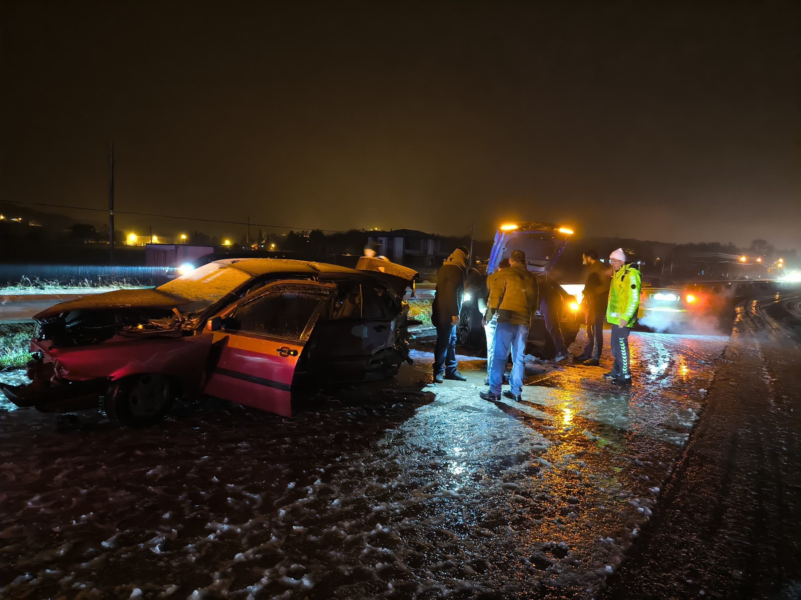 Bafra – Alaçam Yolu üzerinde Zincirleme trafik kazası 5 Yaralı