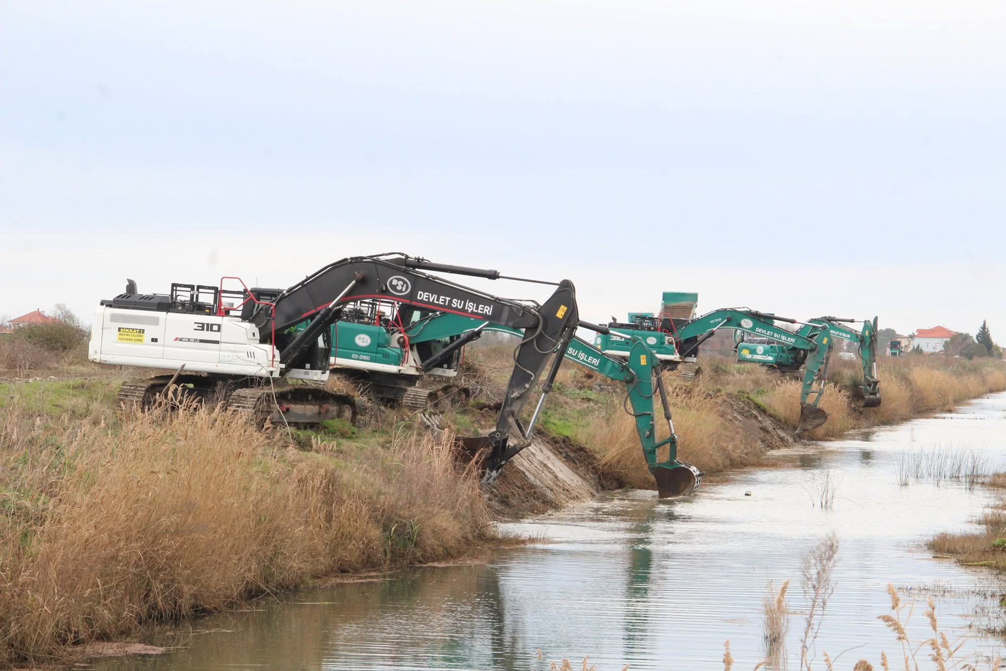 Bafra Ovası’nda Drenaj temizliği İle Bakım Çalışmalarına Start Verildi