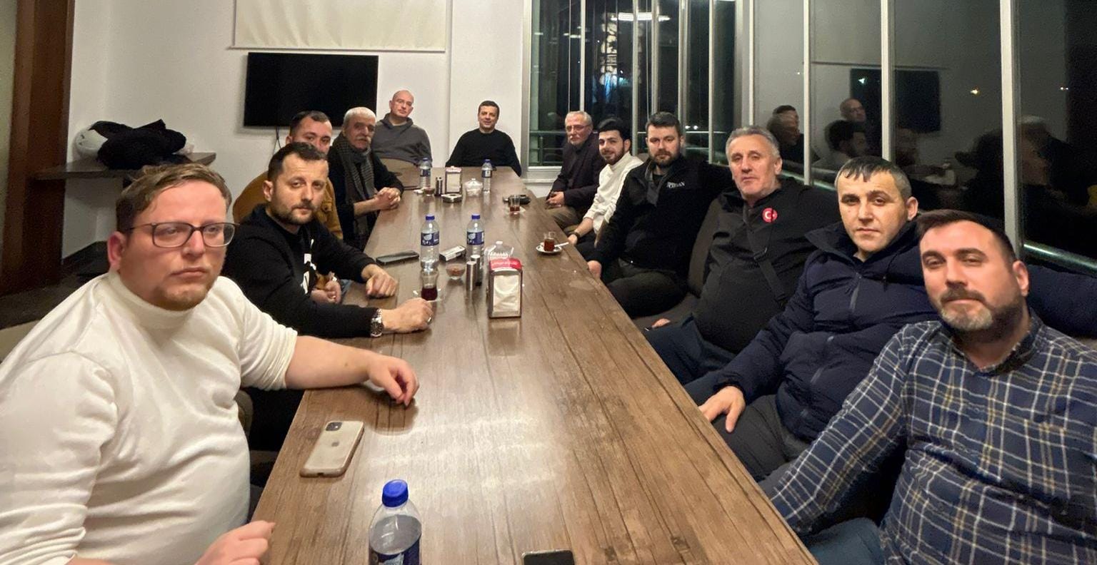 Bafra Ülkü Ocakları Önceki Dönem Başkan ve Yönetimi İftarda Buluştu