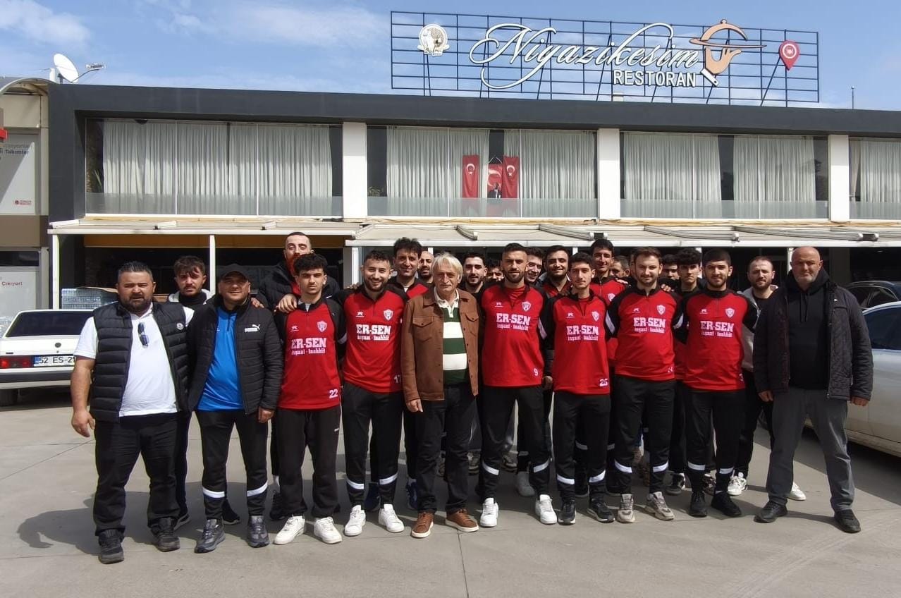 İş İnsanı Müteahhit Erkan Gülbaş’dan Bafra 1988 FK Kahvaltı