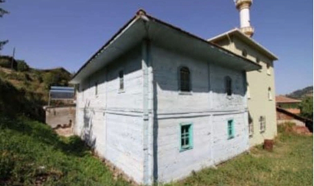 YAKAKENT’TE TARİHİ MİRAS KARAABA CAMİİ YILLARA BİLENİYOR