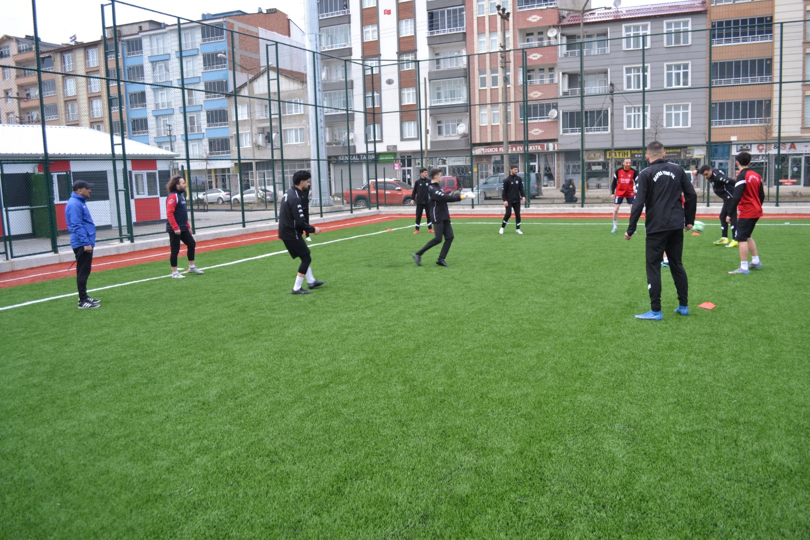 Bafra 1988 FK’da Zorlu Kavak Belediyespor Maçının Hazırlıkları Sürüyor 